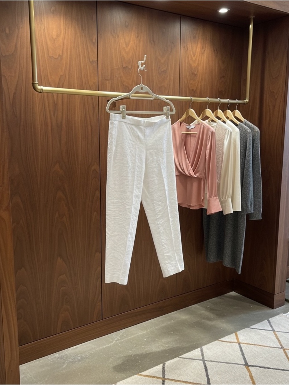Theory white linen blend pull on pants size 8 straight leg and elastic waist sz8